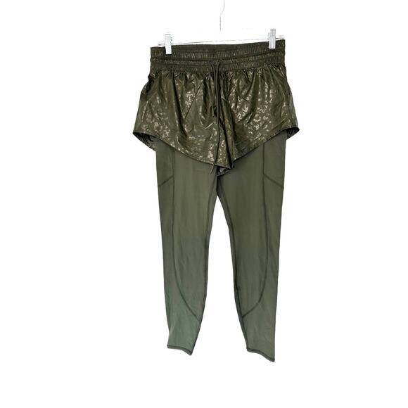 Athleta Green Animal Print Athleisure Rainier 2 in 1 Tight Leggings Size Small - Picture 1 of 10